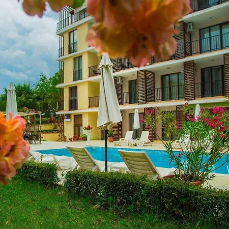 студио до плажа влас Apartamento